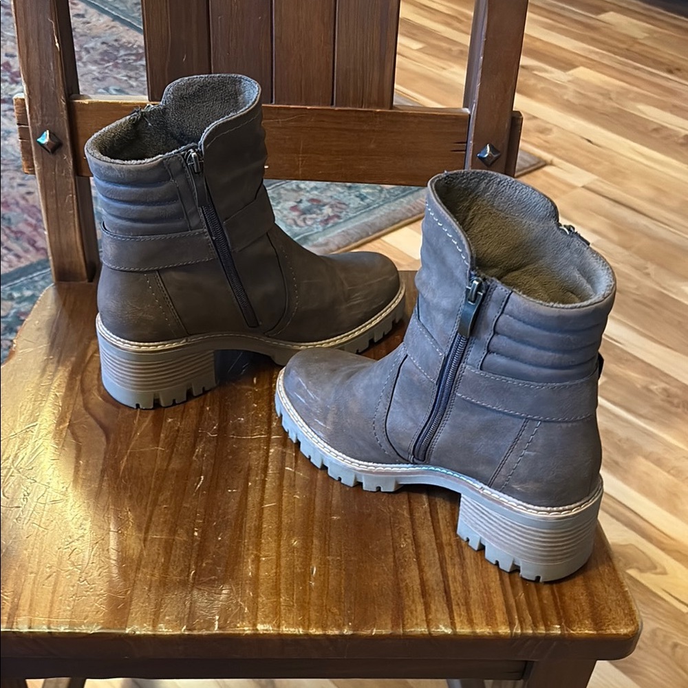 Spring Step Brown Winter Boots with Side Zipper